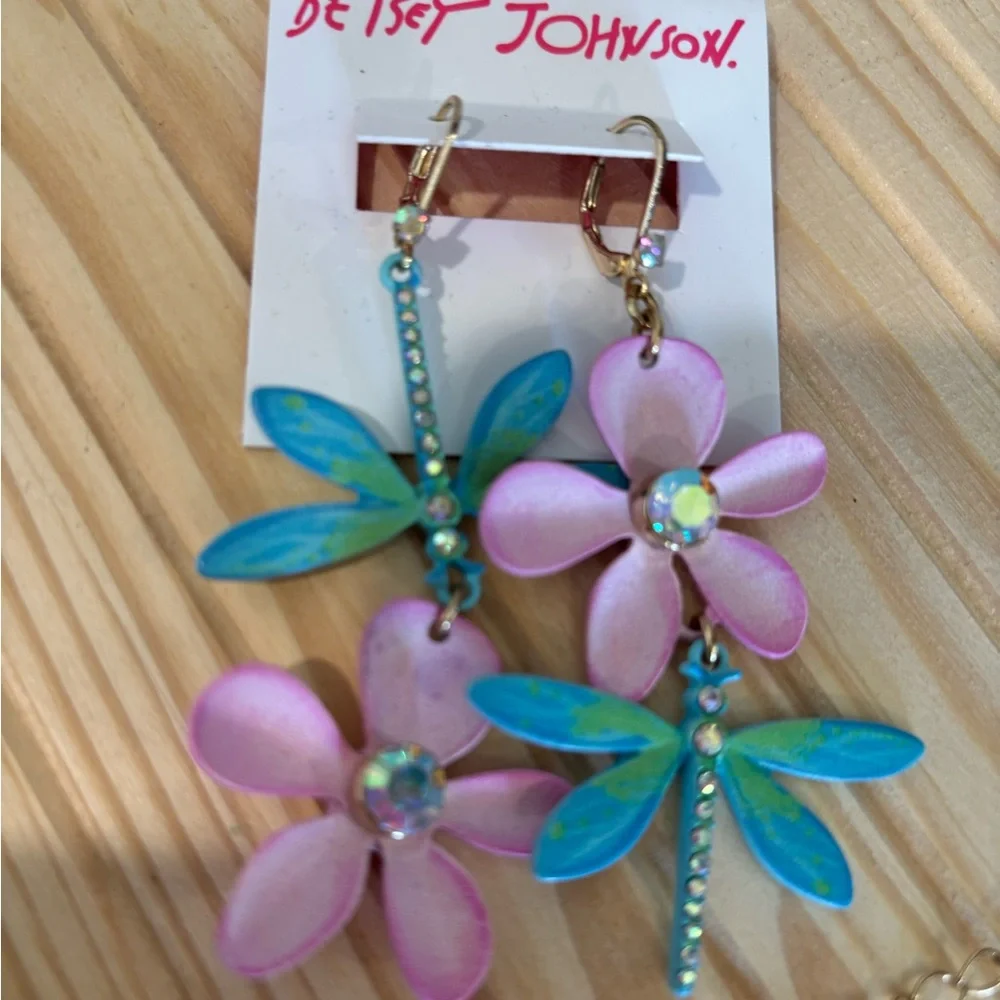 Set - Picture 2 of 3